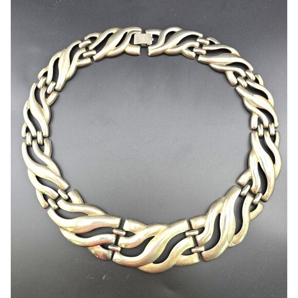 80's Vintage Chunky Silver-Tone Necklace Wavy Link Design & Box Clasp Closure - Picture 2 of 7